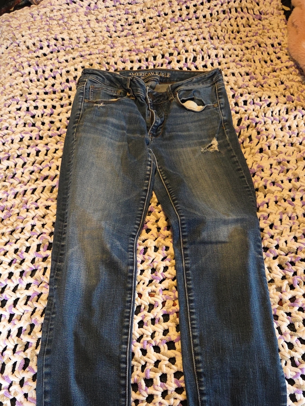 American Eagle Outfitters Women's Medium Blue Skinny Jeans with Distressing